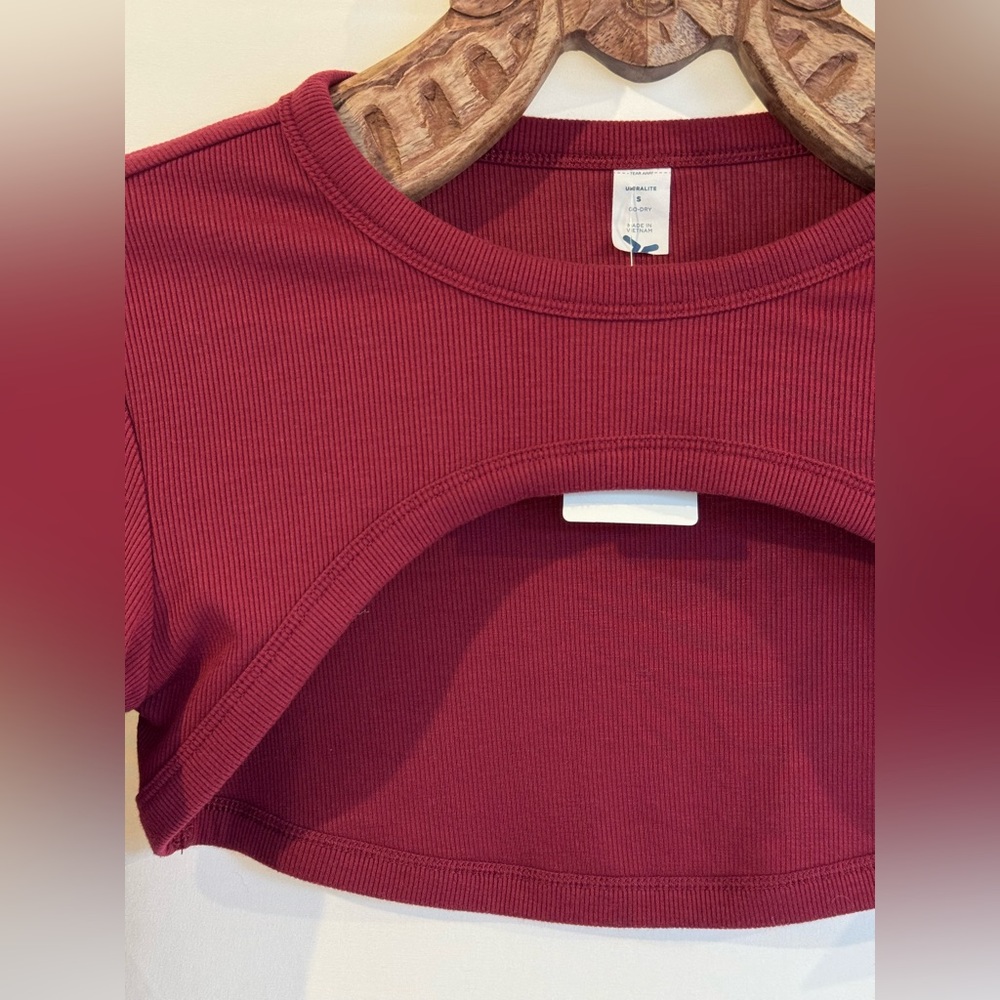 Old Navy Burgundy Long Sleeve Crop Top - Picture 2 of 6